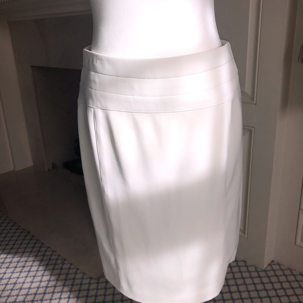 Worth Cream (Flannel White) Techno Gab Seamed Slim Skirt New Size 4